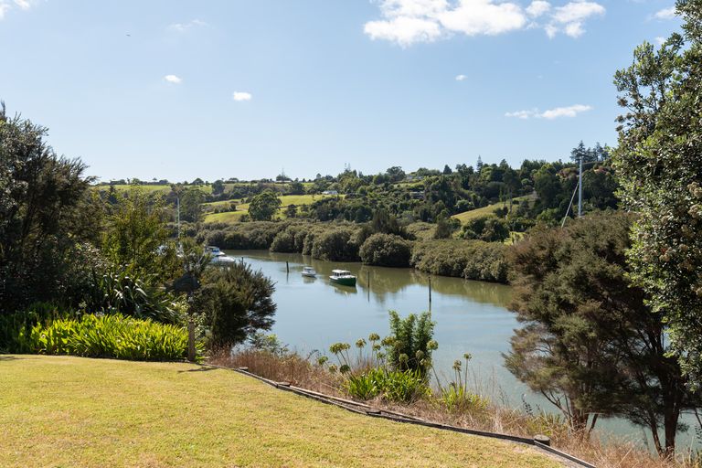 Photo of property in 13 James Kemp Place, Kerikeri, 0230