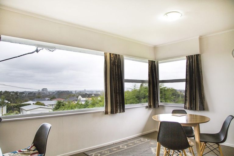 Photo of property in 8 Tye Road, Hillcrest, Auckland, 0627