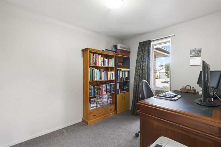 Photo of property in 2 Benjamin Mountfort Close, Hillmorton, Christchurch, 8024
