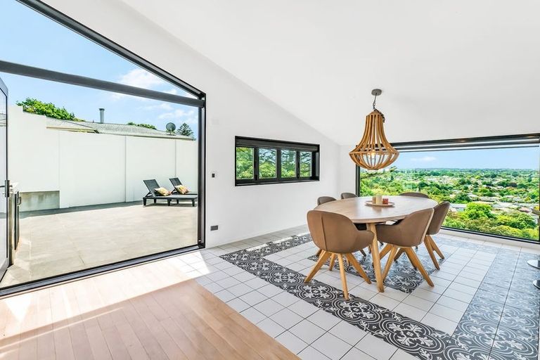 Photo of property in 21 Whareora Terrace, Cashmere, Christchurch, 8022