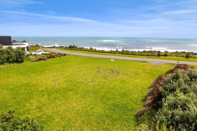 Photo of property in 3 Te Umu Hapuku Lane, Waiwhakaiho, 4312