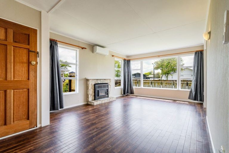 Photo of property in 18 Abraham Crescent, Milson, Palmerston North, 4414