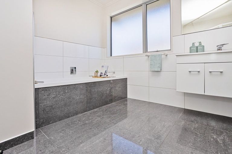 Photo of property in 152 Newcastle Street, Windsor, Invercargill, 9810