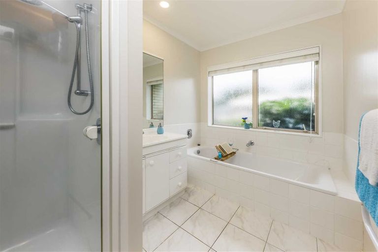 Photo of property in 55 The Glade South, Pukekohe, 2120