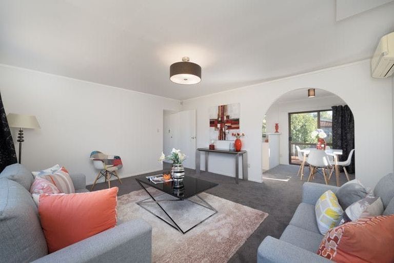 Photo of property in 2/32 Ballater Place, Highland Park, Auckland, 2010