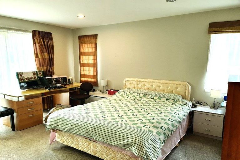 Photo of property in 5 Baker Street, Fairview Heights, Auckland, 0632