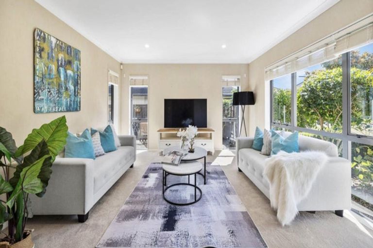 Photo of property in 18 Bur Oak Terrace, Schnapper Rock, Auckland, 0632