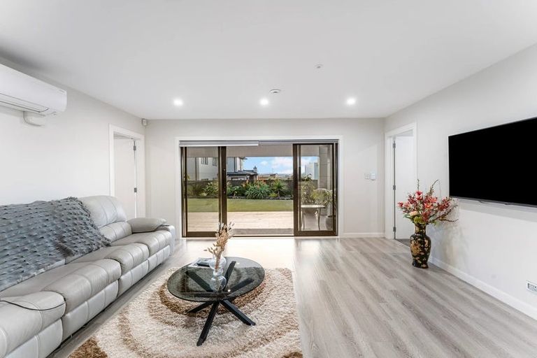 Photo of property in 13 Michael Richard Place, East Tamaki Heights, Auckland, 2016