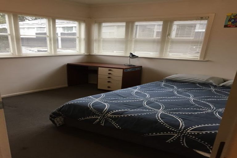Photo of property in 5 Don Croot Street, Morningside, Auckland, 1021
