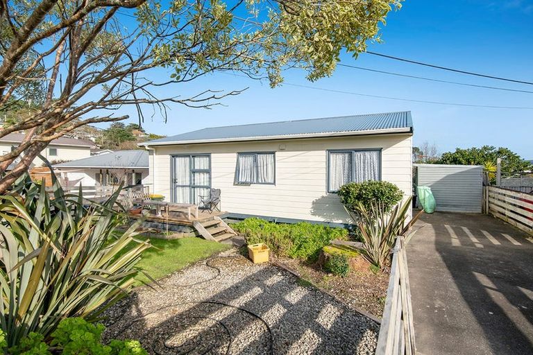 Photo of property in 33 Puriri Street, Helensville, 0800