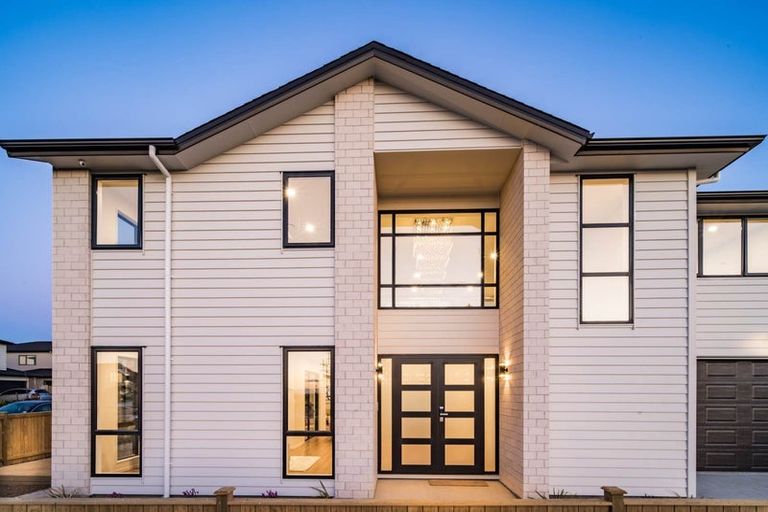 Photo of property in 48 Castlebane Drive, Flat Bush, Auckland, 2019