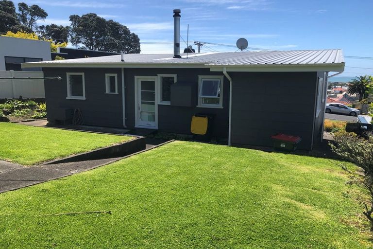 Photo of property in 9 Lismore Street, Strandon, New Plymouth, 4312