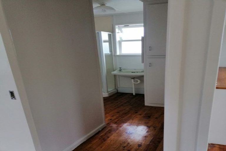 Photo of property in 2 Otanerua Road, Hatfields Beach, Orewa, 0931