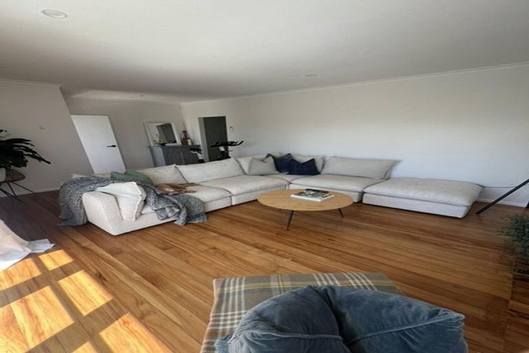 Photo of property in 3a Paton Avenue, Te Atatu South, Auckland, 0610