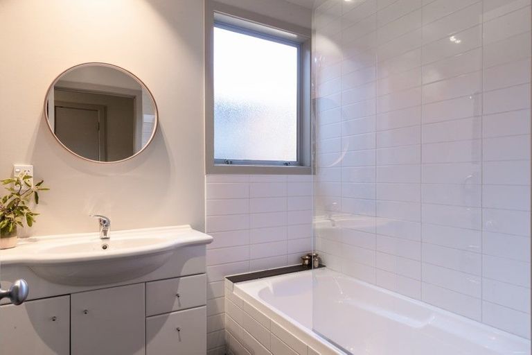 Photo of property in 40 Sylvan Street, Lake Hayes, Queenstown, 9304