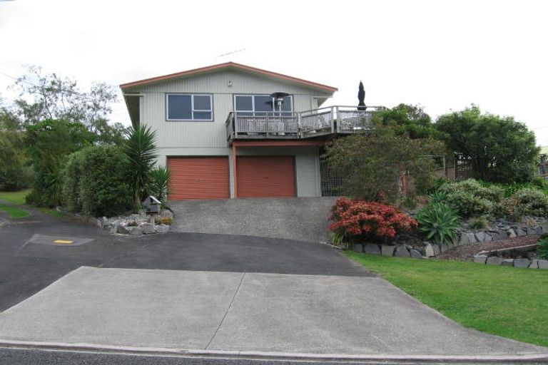 Photo of property in 10 Long Bay Drive, Torbay, Auckland, 0630