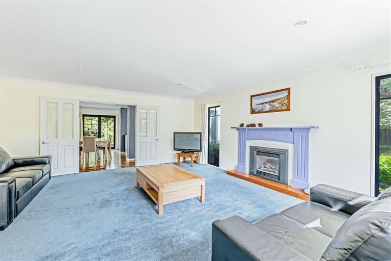 Photo of property in 44 Chateau Drive, Burnside, Christchurch, 8053