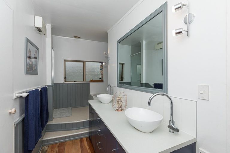 Photo of property in 18 Watts Street, Waipawa, 4210