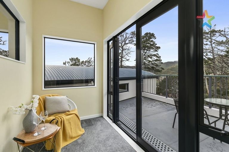 Photo of property in 31 Summit Road, Fairfield, Lower Hutt, 5011