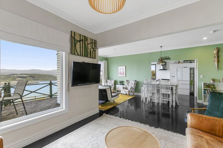 Photo of property in 83 Houghton Bay Road, Houghton Bay, Wellington, 6023