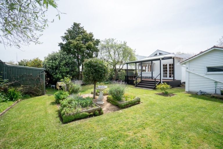 Photo of property in 18 Mere Mere Avenue, Palmerston North, 4414