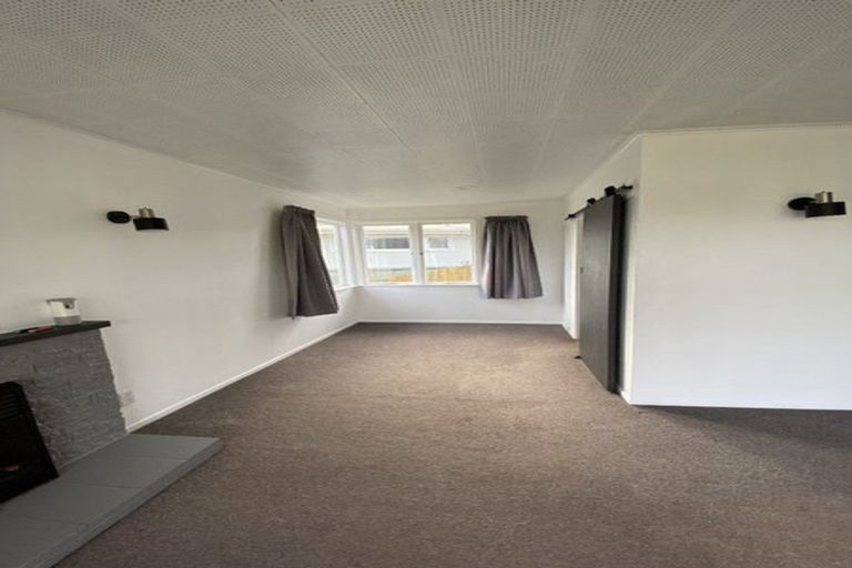 Photo of property in 16 Wavell Crescent, Lansdowne, Masterton, 5810