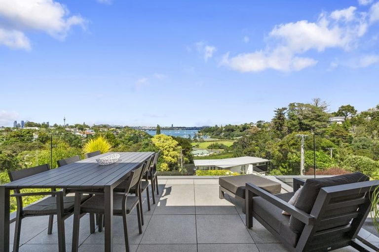 Photo of property in 13 Wilding Avenue, Northcote Point, Auckland, 0627