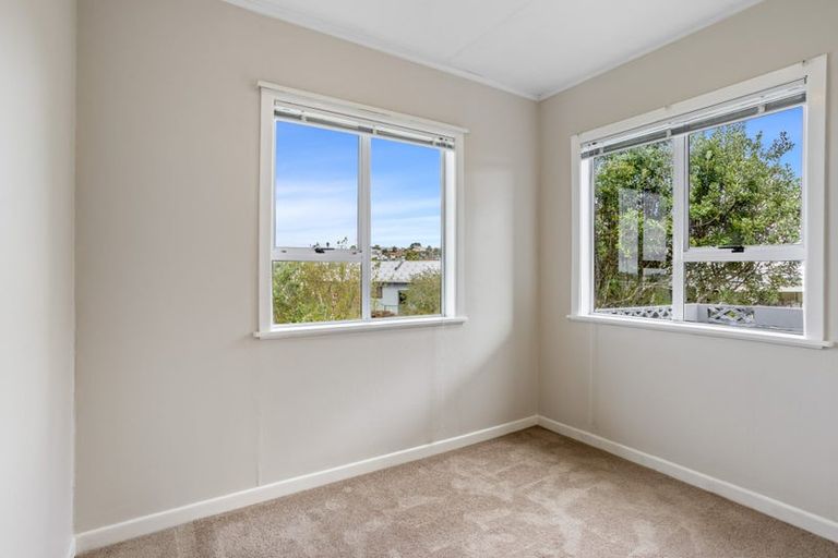 Photo of property in 1/57 Deep Creek Road, Waiake, Auckland, 0630