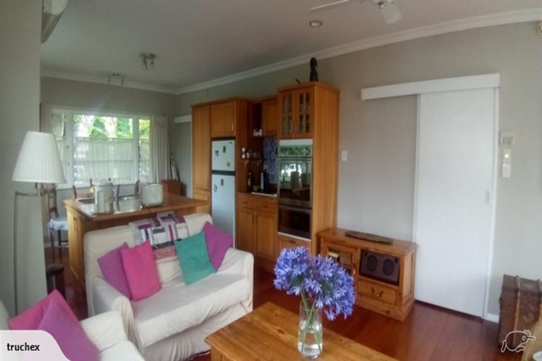 Photo of property in 6 Montgomery Terrace, Hokowhitu, Palmerston North, 4410