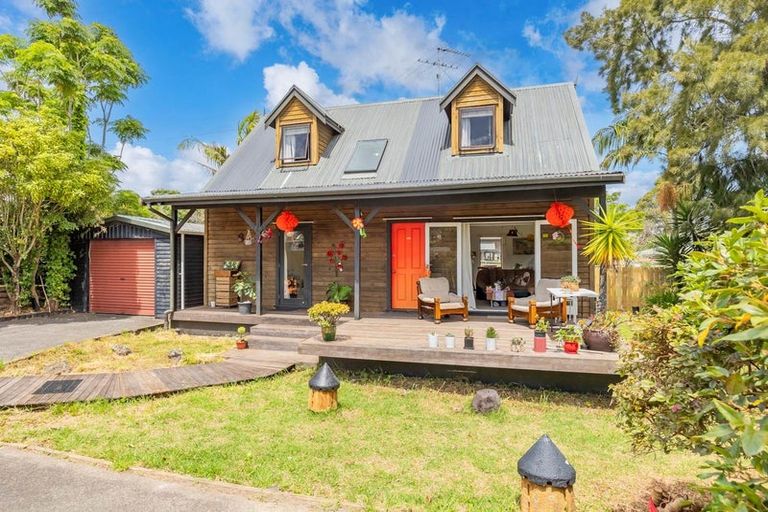 Photo of property in 1/47 Selwyn Crescent, Forrest Hill, Auckland, 0620