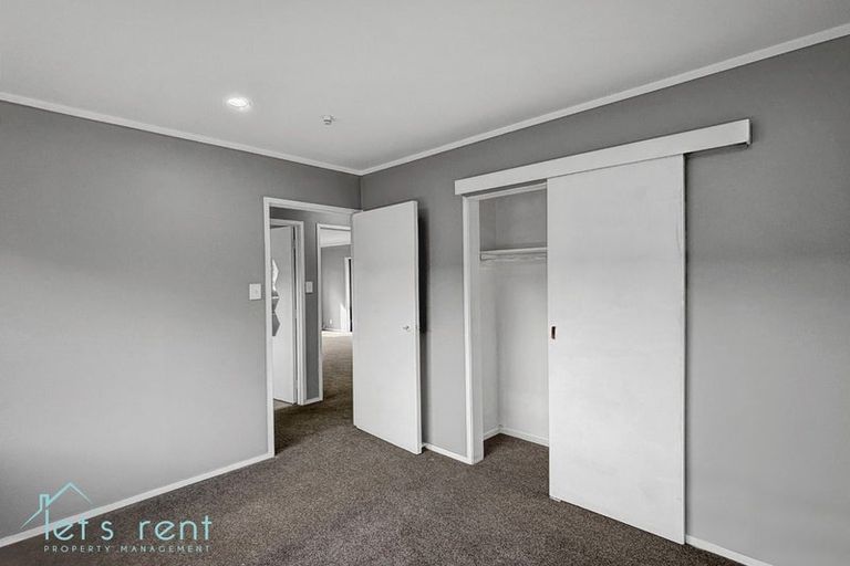 Photo of property in 2/21 Booker Place, Weymouth, Auckland, 2103