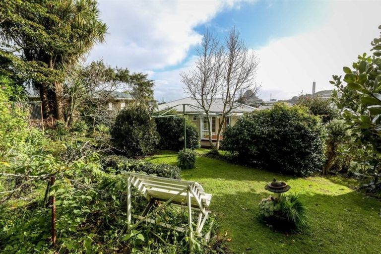 Photo of property in 28 Rosendale Avenue, Spotswood, New Plymouth, 4310