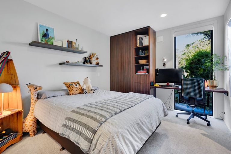 Photo of property in 12a Baring Terrace, Strandon, New Plymouth, 4312