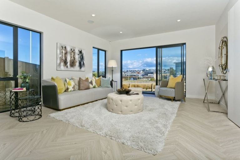 Photo of property in 4 Tawatawa Street, Long Bay, Auckland, 0630