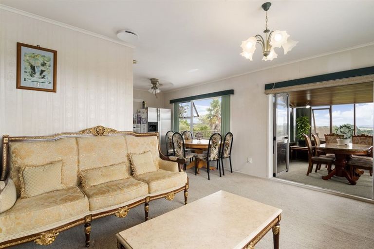 Photo of property in 466 Don Buck Road, Massey, Auckland, 0614