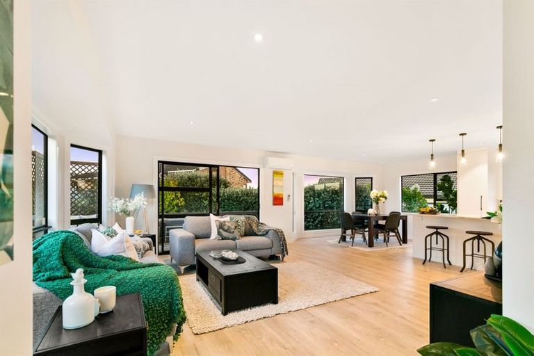 Photo of property in 3/163 Hobsonville Road, West Harbour, Auckland, 0618