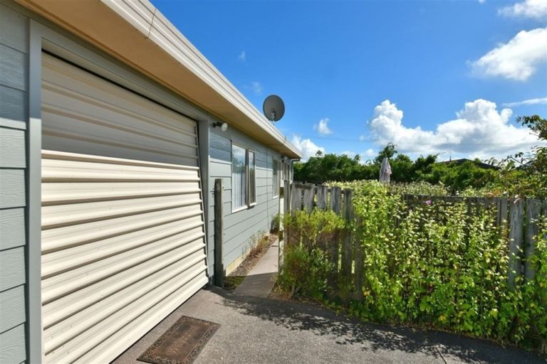Photo of property in 1427 Whangaparaoa Road, Army Bay, Whangaparaoa, 0930