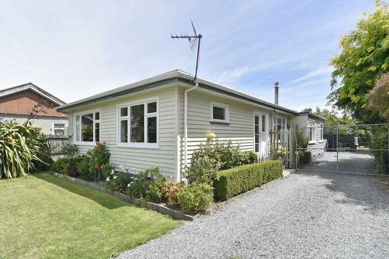 Photo of property in 25 Akaroa Street, Kaiapoi, 7630
