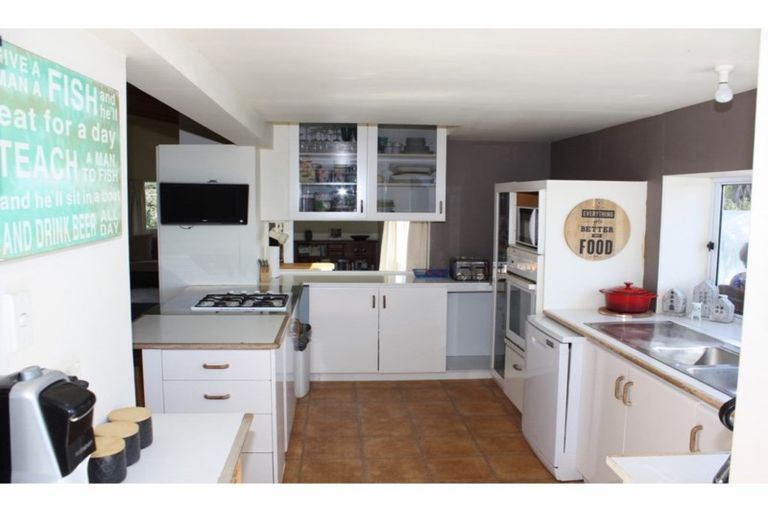 Photo of property in 14 Matakohe Place, Portland, Whangarei, 0178