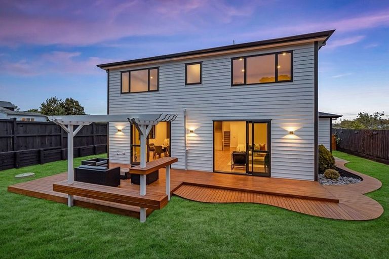 Photo of property in 11 Alexandra Street, Riverhead, 0820