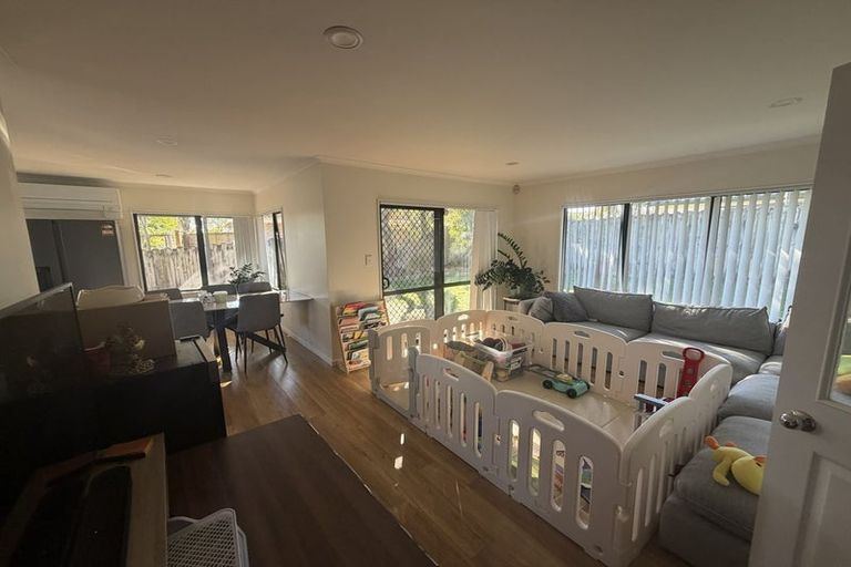 Photo of property in 6 Mohill Place, East Tamaki Heights, Auckland, 2016