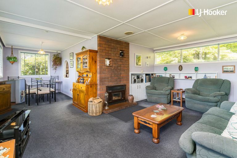 Photo of property in 96 Main South Road, Green Island, Dunedin, 9018