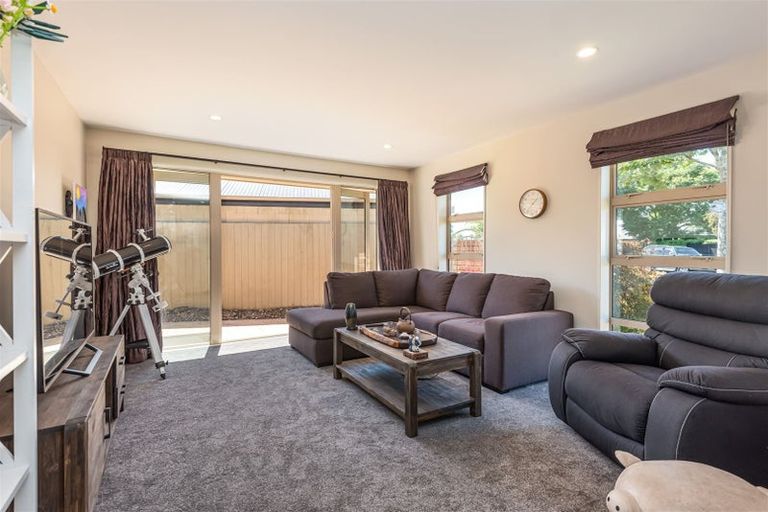 Photo of property in 37 Country Palms Drive, Halswell, Christchurch, 8025