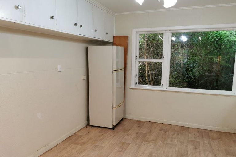 Photo of property in 88 Newlands Road, Newlands, Wellington, 6037