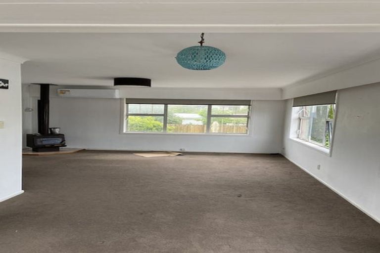 Photo of property in 3/69 Royal View Road, Te Atatu South, Auckland, 0610