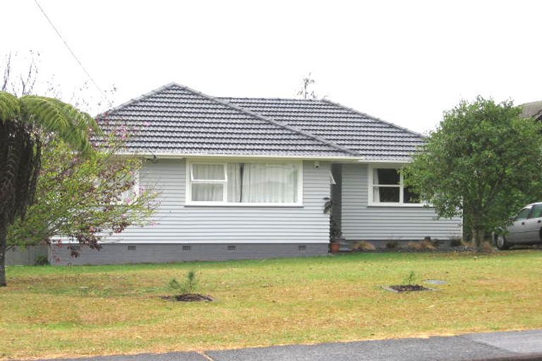 Photo of property in 41 Farquhar Road, Glendene, Auckland, 0602