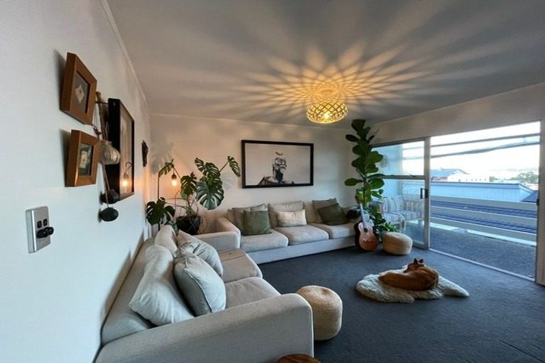 Photo of property in 6/66 Victoria Road, Devonport, Auckland, 0624