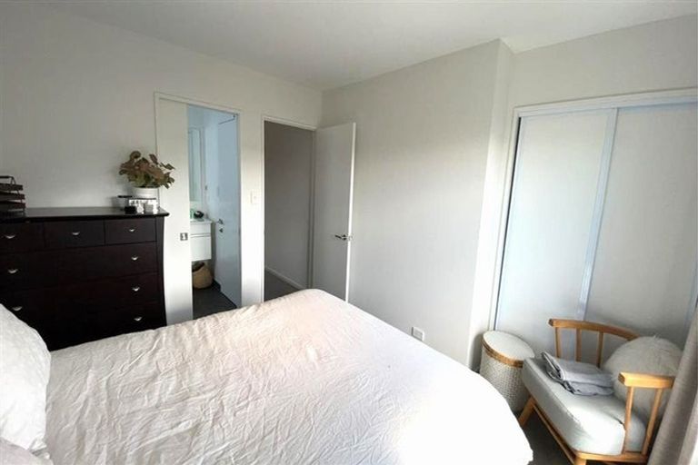 Photo of property in 21 Landsdowne Terrace, Cashmere, Christchurch, 8022