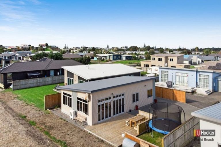 Photo of property in 44 Reel Road, Waihi Beach, 3611