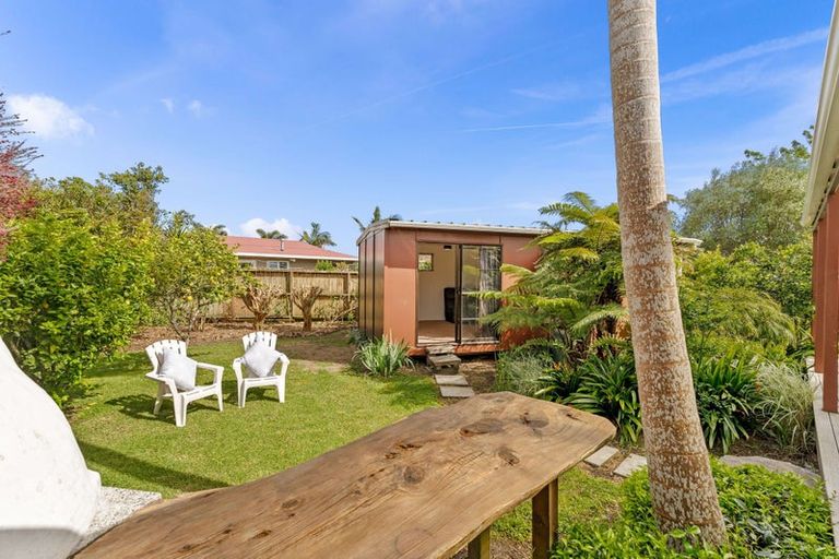 Photo of property in 13 Ferry Road, Waipu, 0510